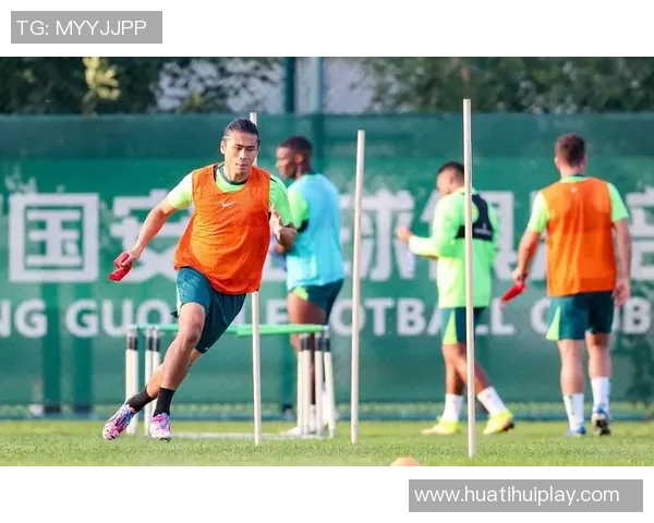 拉米罗首次公开带队训练分组对抗战术布局引关注